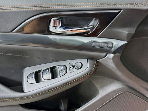 Used 2019 Nissan Maxima SR w/ Premium Package image 15