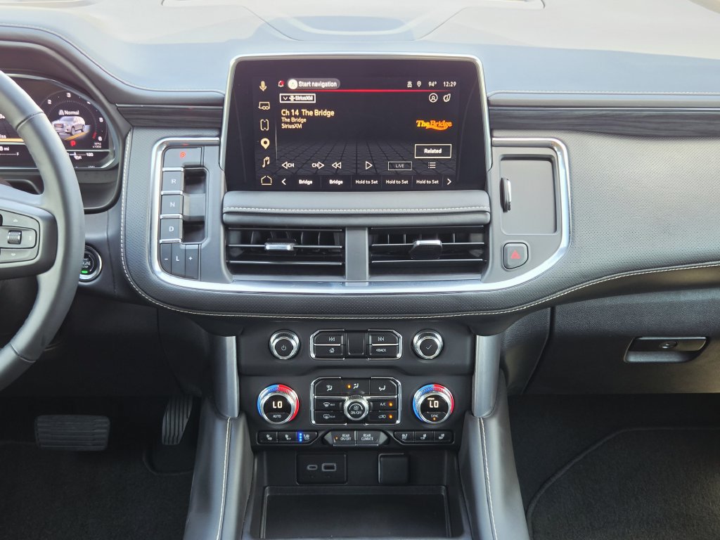 Used 2023 GMC Yukon XL SLT w/ SLT Premium Package RWD image 20