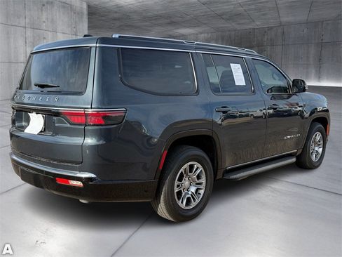 Used 2024 Jeep Wagoneer 4WD image 7