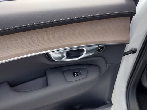 New 2026 Volvo XC90 B6 Plus image 21