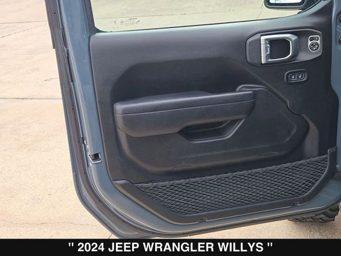 Used 2024 Jeep Wrangler Unlimited Sport AWD/4WD image 14
