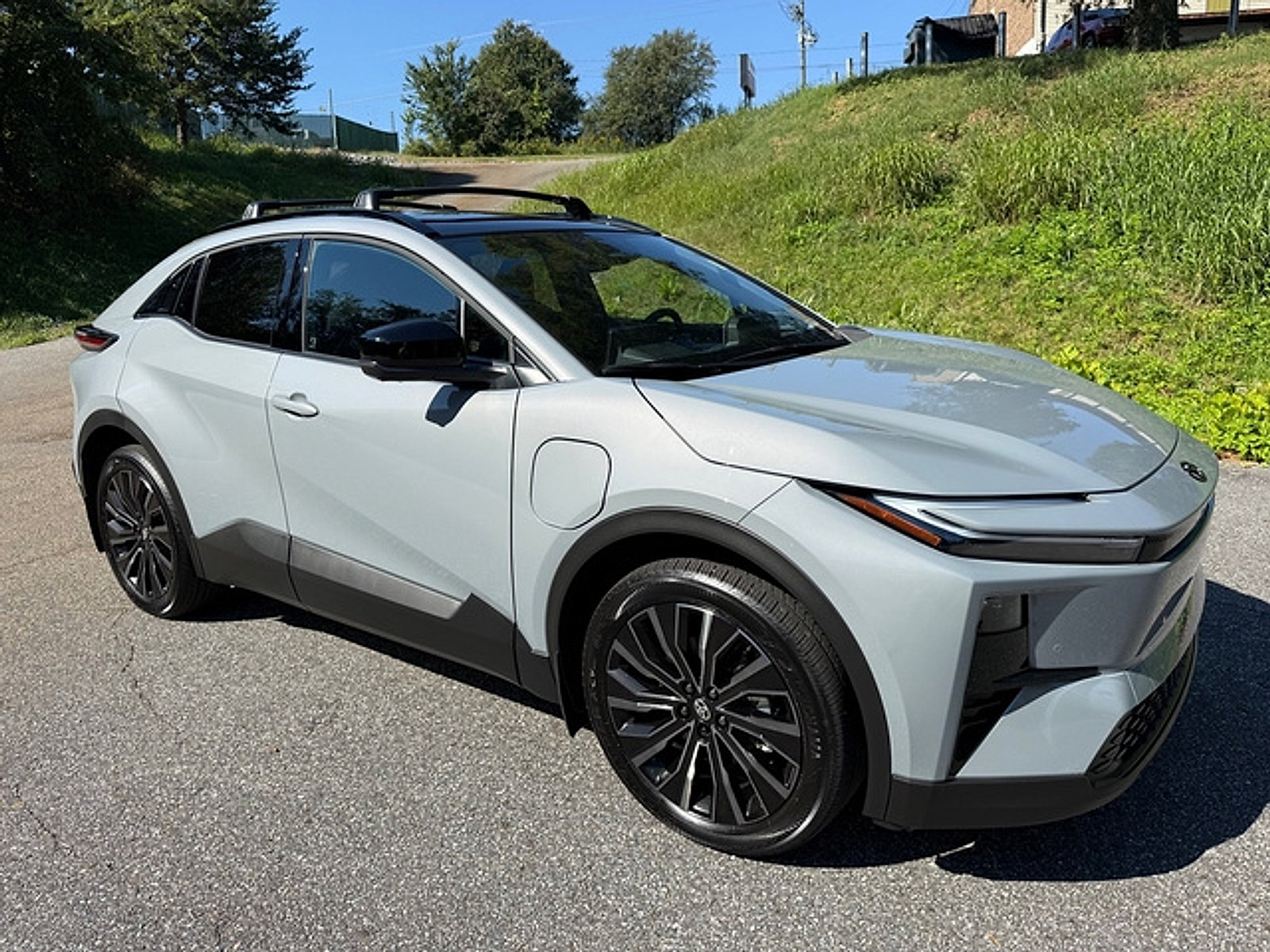 Used 2026 Toyota C-HR w/ Cold Weather Package AWD/4WD image 4