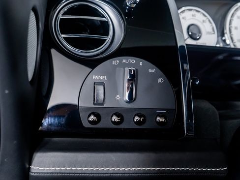 Used 2019 Rolls-Royce Wraith image 48