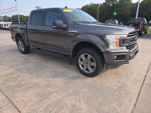Used 2019 Ford F150 XLT w/ Equipment Group 302A Luxury AWD/4WD image 4
