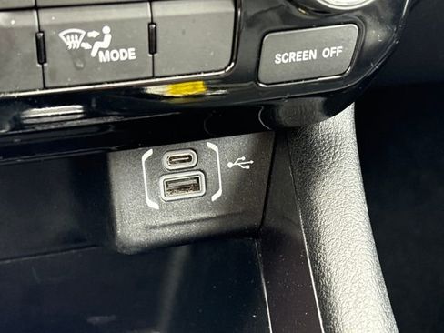 Used 2022 Jeep Compass Latitude AWD/4WD image 16