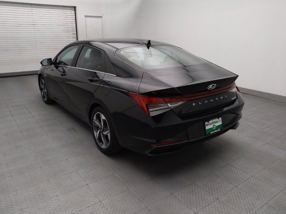 Used 2023 Hyundai Elantra Limited FWD image 5