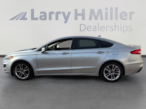 Used 2020 Ford Fusion Titanium image 2