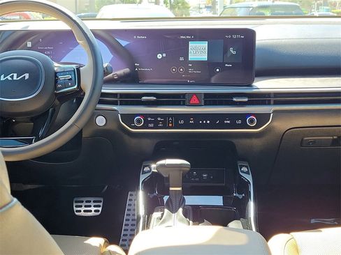 Used 2025 Kia Sorento SX Prestige w/ Olive Brown Leather Package image 18