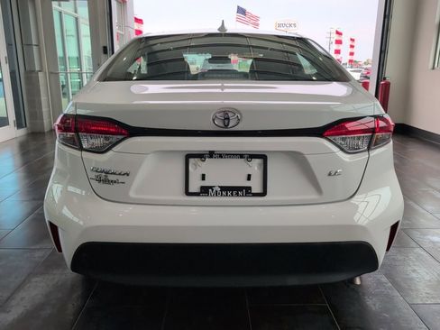 Used 2024 Toyota Corolla LE FWD image 6