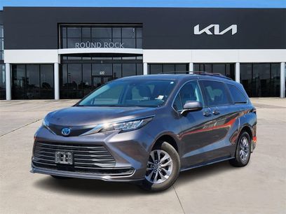 Used 2022 Toyota Sienna LE