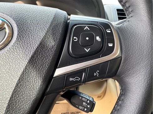 Used 2015 Toyota Camry XLE w/ Advanced Technology Package image 14