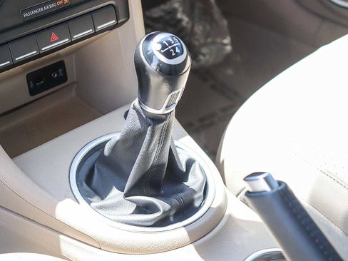 Used 2016 Volkswagen Beetle 1.8T SE image 16