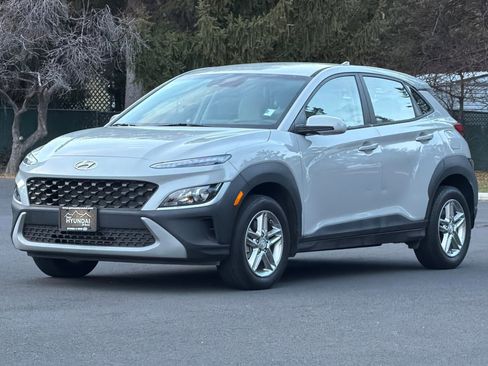 Used 2022 Hyundai Kona SE image 9