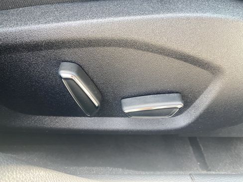 Used 2019 Ford Fusion SE FWD image 30