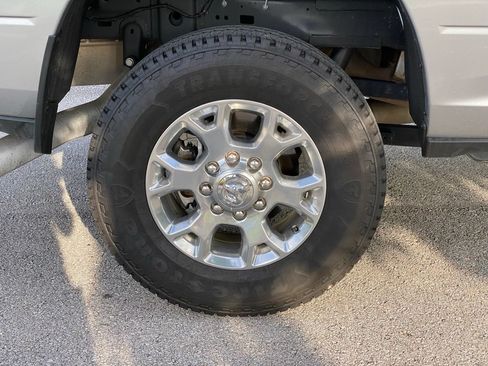 Used 2024 RAM 2500 Laramie w/ Safety Group AWD/4WD image 32