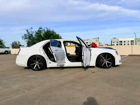 Used 2013 Chrysler 300 S RWD image 50