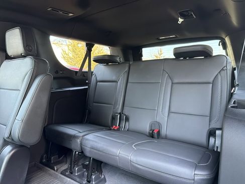 Used 2023 GMC Yukon XL Denali w/ Denali Reserve Package image 25