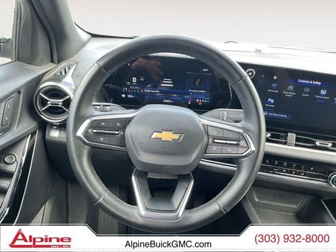 Used 2025 Chevrolet Equinox LT image 12