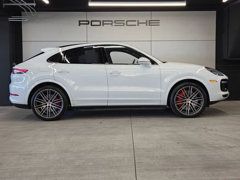Certified 2023 Porsche Cayenne Turbo AWD/4WD image 28