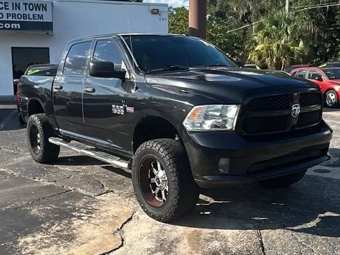 Used 2017 RAM 1500 Express AWD/4WD image 11