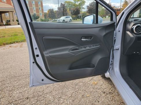 New 2025 Nissan Versa SV w/ Trunk Package image 14