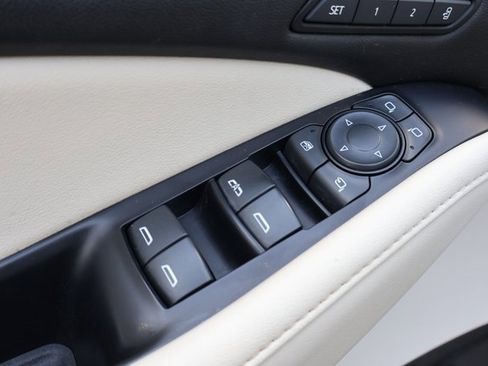 Certified 2022 Buick Enclave Avenir w/ Avenir Technology Package image 11