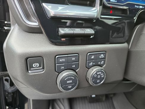 Used 2025 Chevrolet Silverado 1500 LTZ w/ LTZ Premium Package AWD/4WD image 36