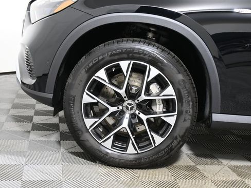 Used 2025 Mercedes-Benz GLC 350e 4MATIC image 11