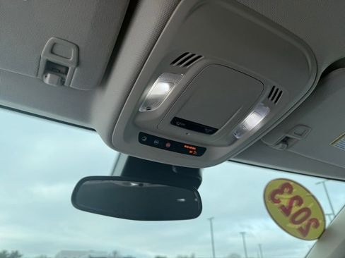 Used 2023 Buick Envision Essence image 22