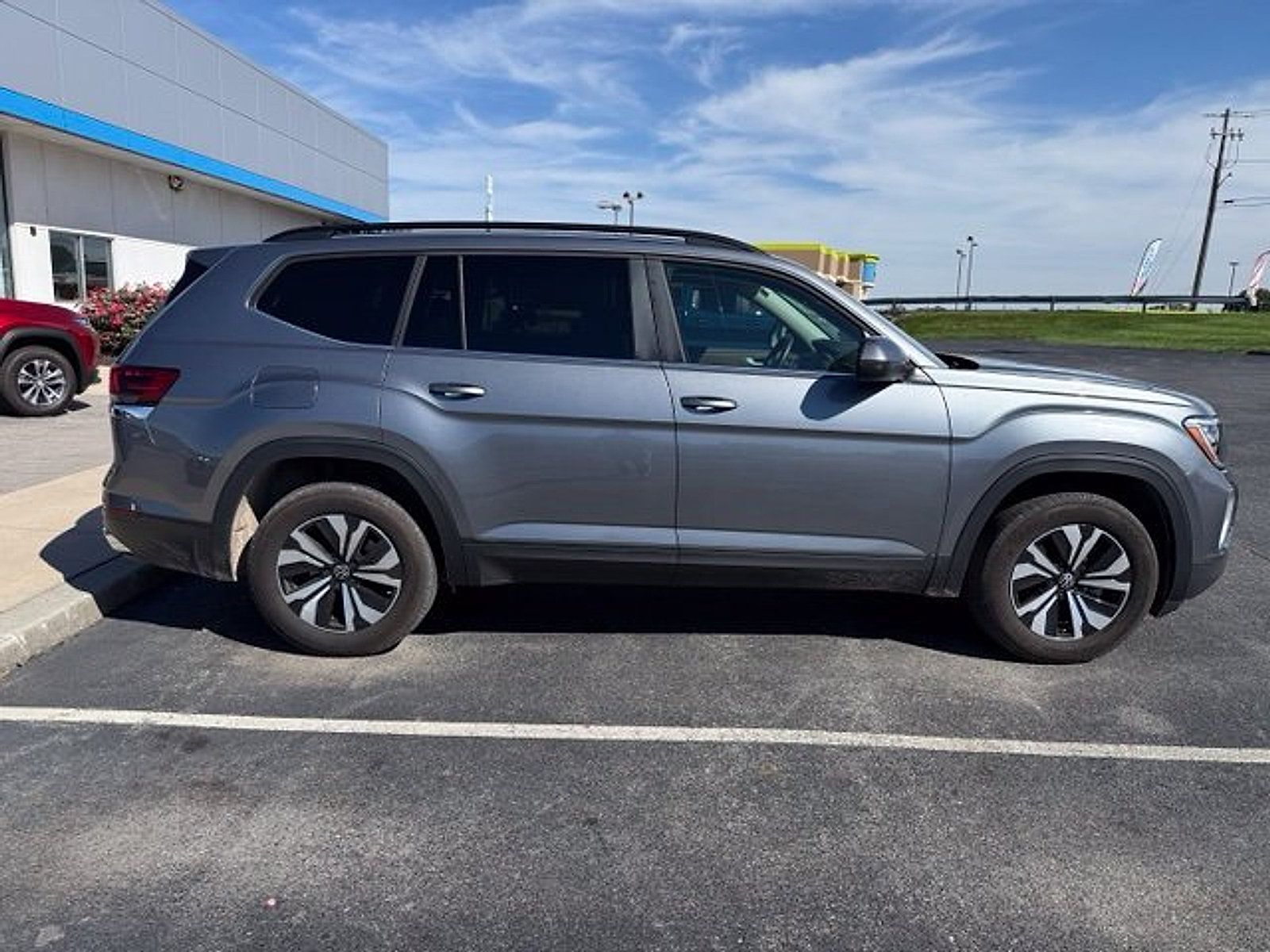 Used 2024 Volkswagen Atlas SE AWD/4WD image 10
