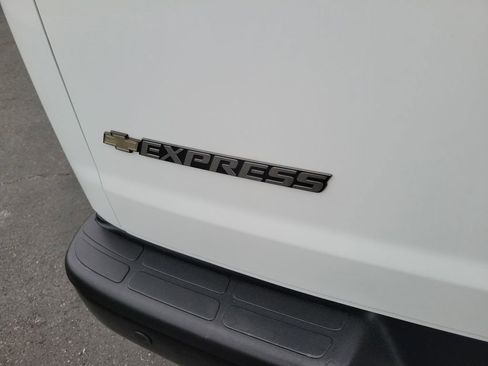Used 2021 Chevrolet Express 2500 w/ Communications Package RWD image 20