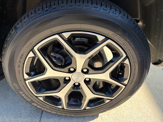 Used 2024 Jeep Compass Limited w/ Sun and Sound Group AWD/4WD image 10