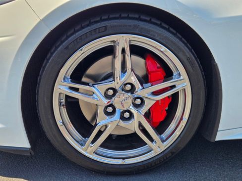 Used 2021 Chevrolet Corvette Stingray Preferred Cpe w/ Z51 Performance Package RWD image 9