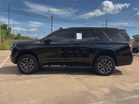 Used 2023 Chevrolet Tahoe Z71 w/ Luxury Package AWD/4WD image 13
