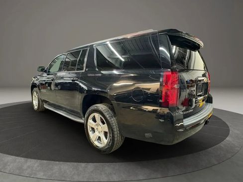 Used 2016 Chevrolet Suburban LT image 7