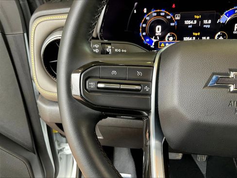 Used 2024 Chevrolet Colorado ZR2 AWD/4WD image 12