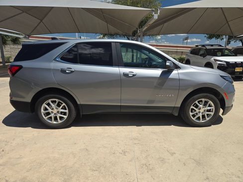 Used 2024 Chevrolet Equinox LT AWD/4WD image 2