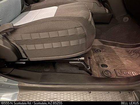 Used 2024 Jeep Wrangler Willys AWD/4WD image 25