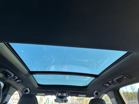 Used 2022 Volvo XC60 B5 R-Design w/ Advanced Package image 19