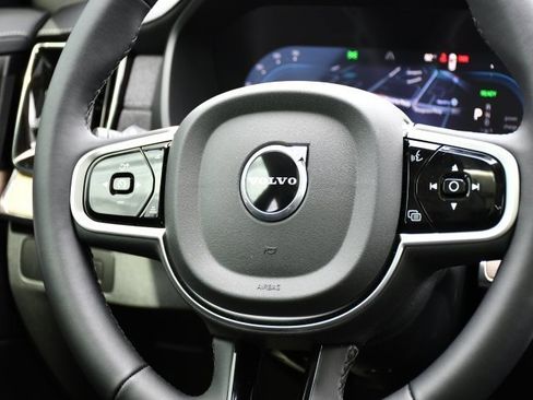 New 2025 Volvo XC90 T8 Plus w/ Protection Package Premier image 21