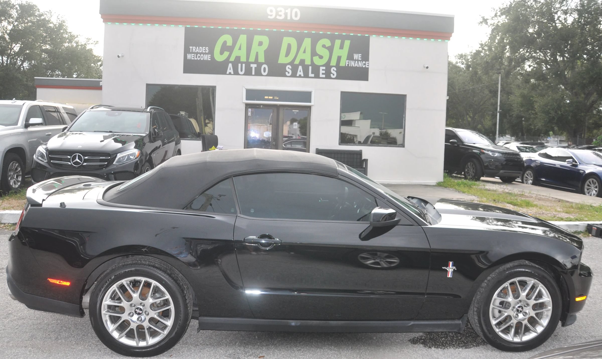 Used 2012 Ford Mustang Premium w/ Electronics Pkg RWD image 23