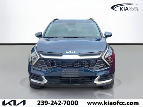 Certified 2025 Kia Sportage EX w/ EX Premium Package AWD/4WD image 2