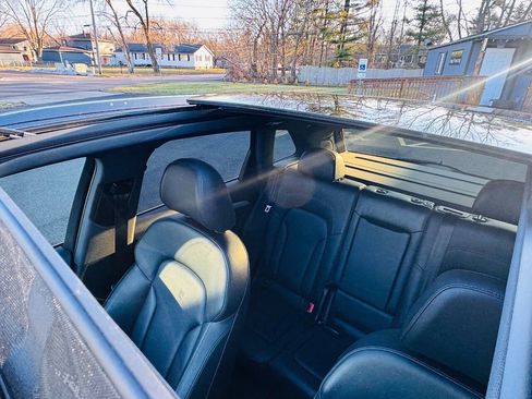 Used 2017 Audi Q5 2.0T Premium Plus w/ Technology Package image 18