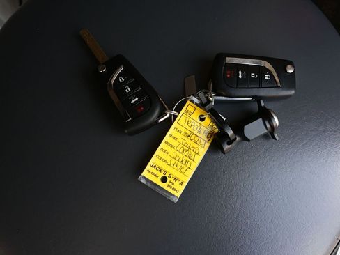 Used 2024 Toyota Corolla LE image 22