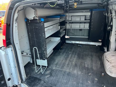 Used 2015 Chevrolet Express 2500 RWD image 13