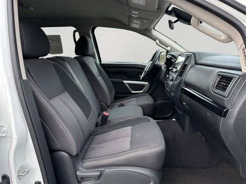 Used 2023 Nissan Titan SV image 12