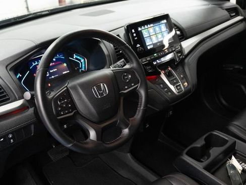 Certified 2023 Honda Odyssey Sport image 3