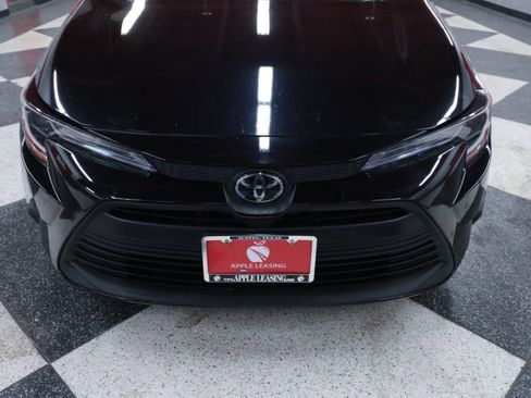 Used 2023 Toyota Corolla LE image 4