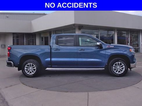 Used 2024 Chevrolet Silverado 1500 LT w/ Z71 Off-Road Package AWD/4WD image 2