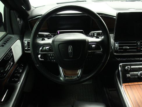 Used 2024 Lincoln Navigator Reserve image 21